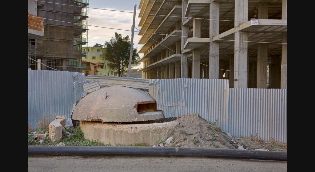 FOTOT/ Forbes: Shqipëria, biznes me bunkerët e braktisur të komunizmit