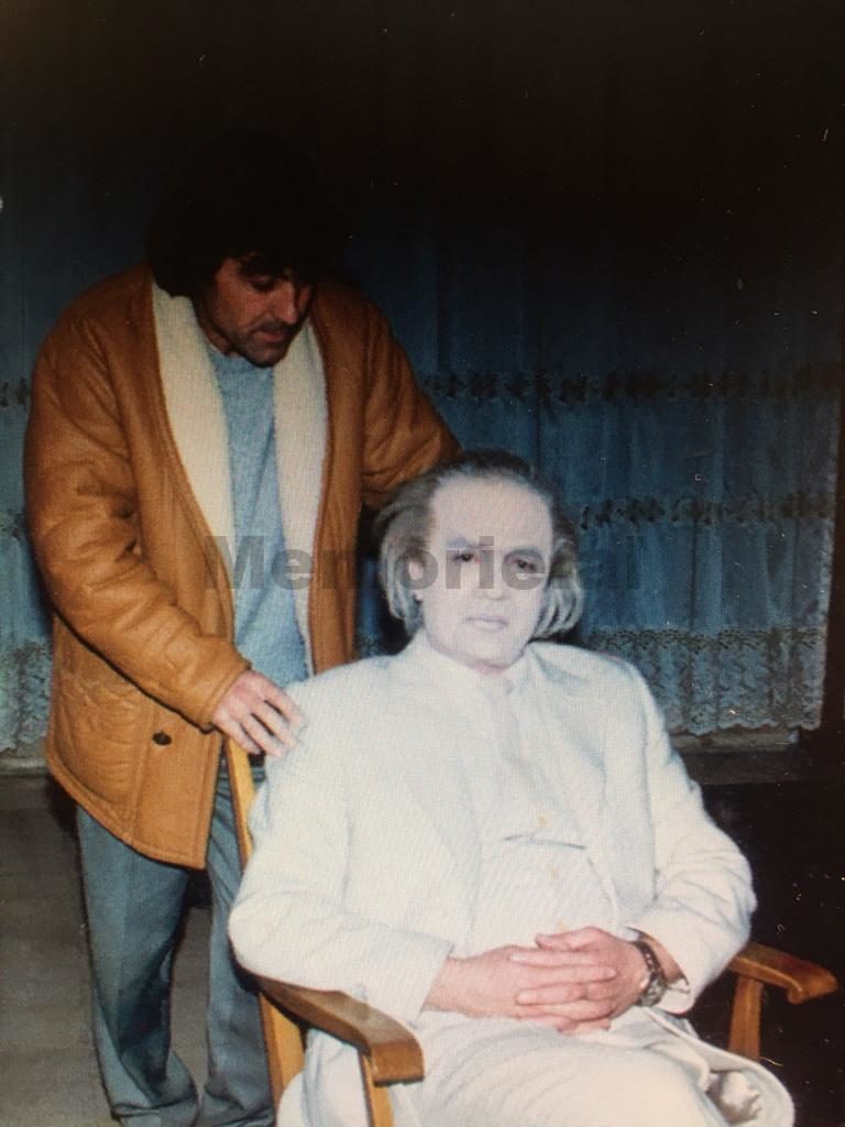 Dëshmia e grimierit të RTSH: Natën e vdekjes Enverit iu bë operacion sekret në morg