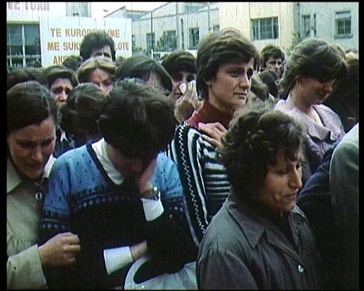 Dëshmia e grimierit të RTSH: Natën e vdekjes Enverit iu bë operacion sekret në morg